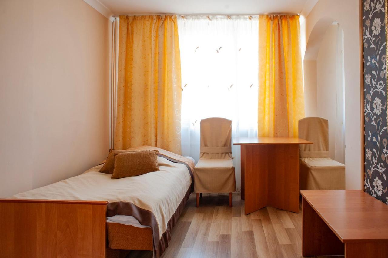 Hotel Livia Wolomin Exterior photo